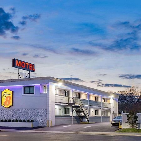 Super 8 By Wyndham Lindenhurst Экстерьер фото