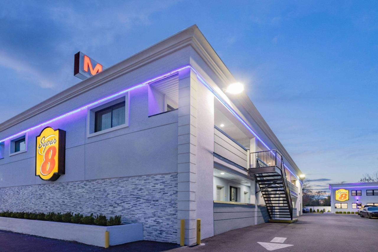 Super 8 By Wyndham Lindenhurst Экстерьер фото