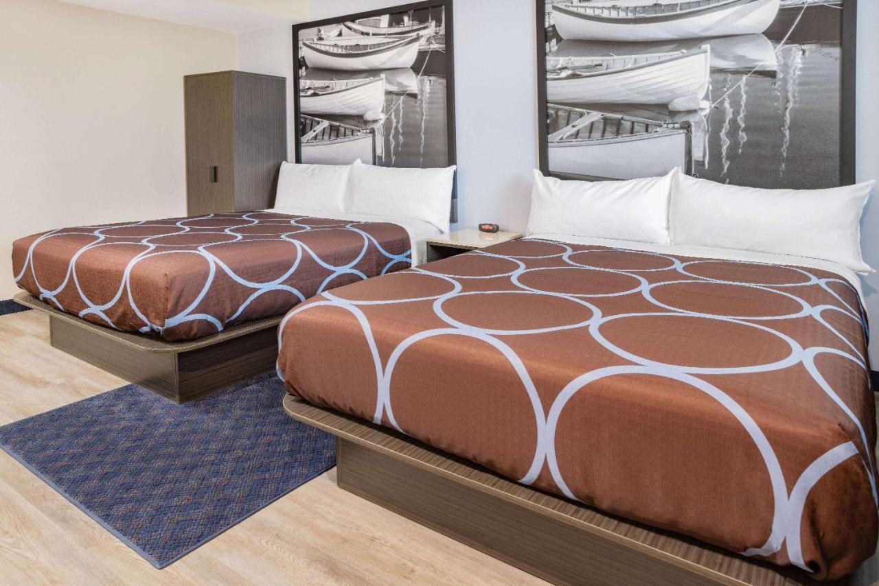 Super 8 By Wyndham Lindenhurst Экстерьер фото
